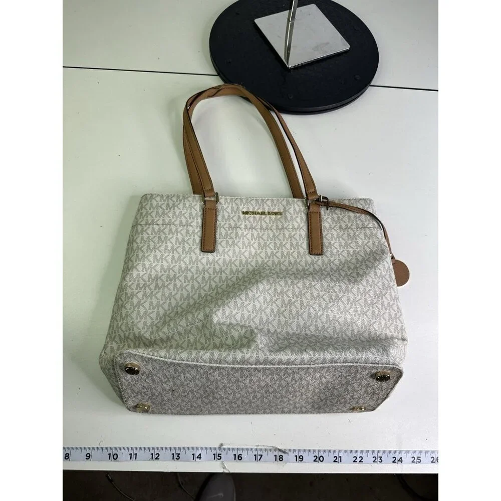 Michael Kors Jet Set Travel Md Carryall Tote White Canvas